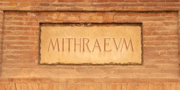 I Mitrei: Luoghi di Culto Sotterranei